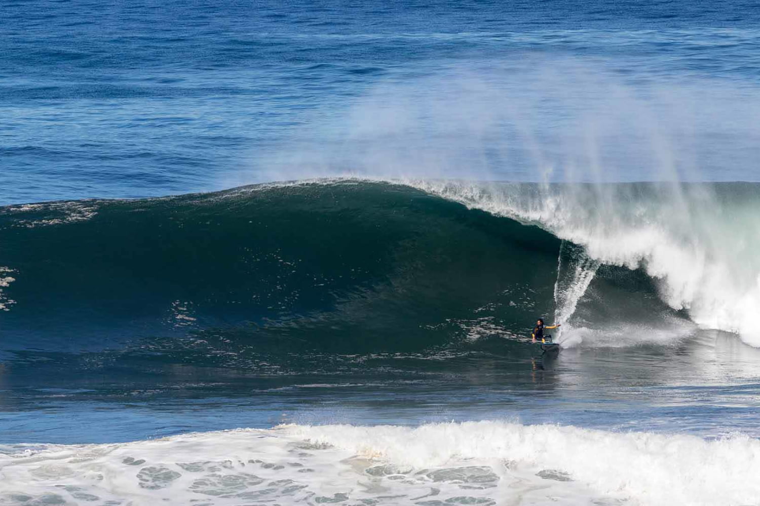 Big wave in southwest coast of madeira island